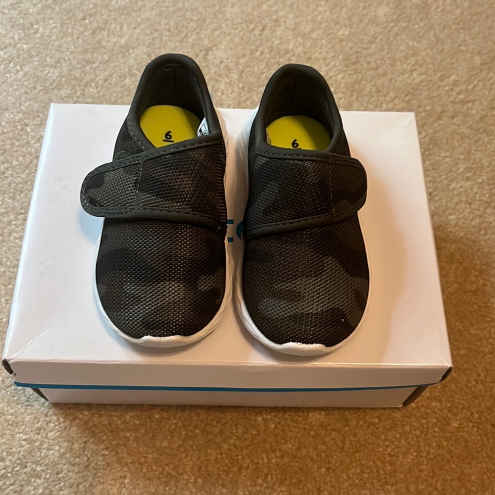 Toddler camo sneakers